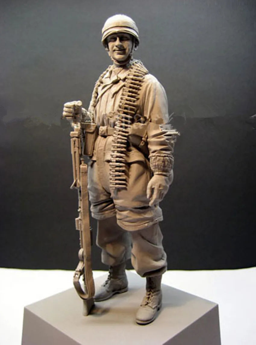 1/16 WWI Soldier with Ammunition Bandoliers, Resin Model Figure Kit, Unassembled and Unpainted