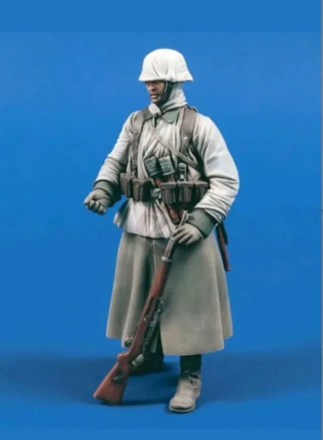 1/16 WWII German Soldier Greatcoat, Resin Model Figure Kit, Unassembled and Unpainted