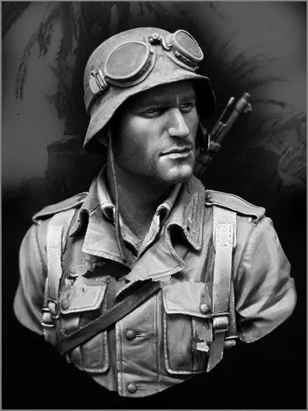 1/10 WWI Soldier with Brodie Helmet, Resin Model Bust Kit, Unassembled and Unpainted