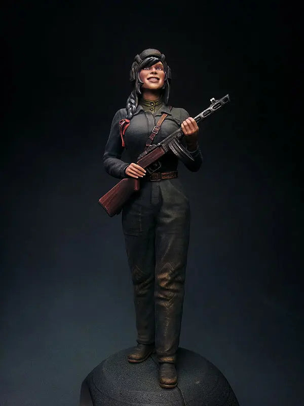 1/35 Cold War Soviet Female Tank Soldier, Resin Model Figure Kit, Unassembled and Unpainted