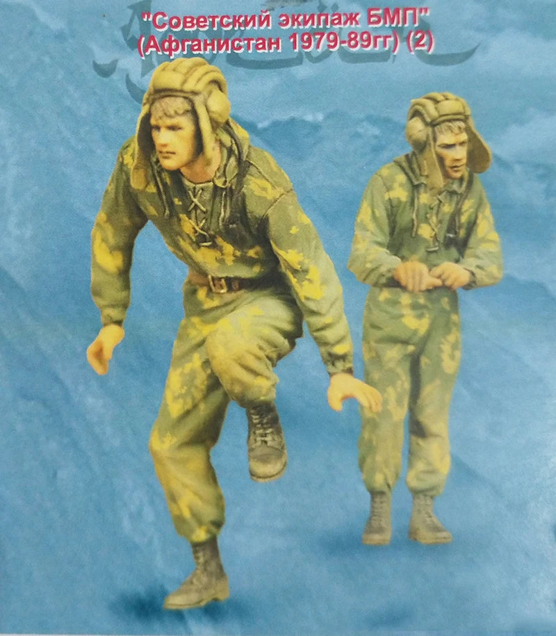 1/35 Modern Military Driver, 2 Figures, Resin Model Figure Kit, Unassembled and Unpainted