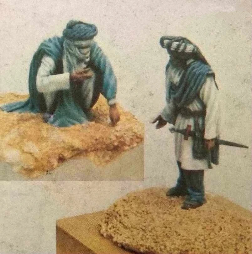 1/35 Ottoman Period Civilians in Traditional Dress, 3 Figures, Resin Model Figure Kit, Historical Theme, Unassembled and Unpainted
