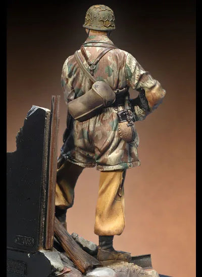 1/18 WWII German Fallschirmjäger, Resin Model Figure Kit, Unassembled and Unpainted