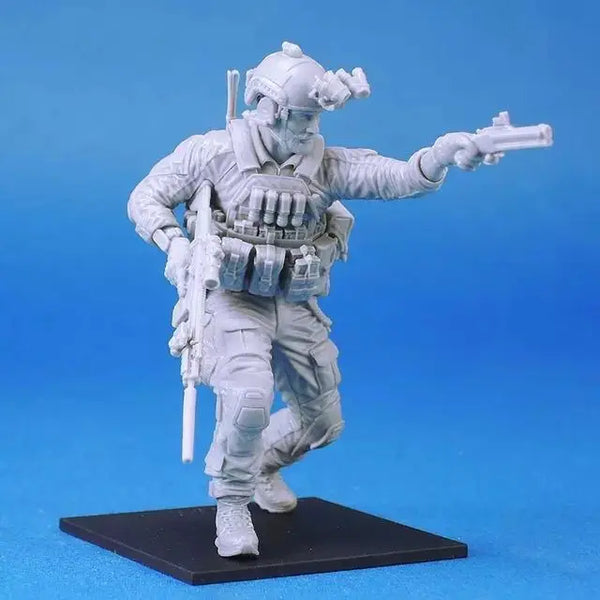Modern Tactical Operator in Combat Stance, Resin Model Figure Kit, Unassembled and Unpainted
