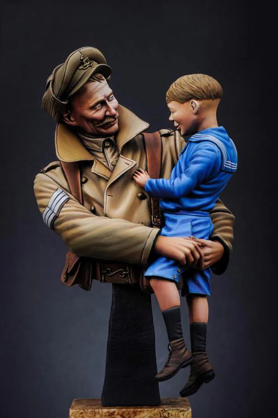 1/10 WWI Soldier with Child, 2 Figures, Resin Model Bust Kit, Unassembled and Unpainted