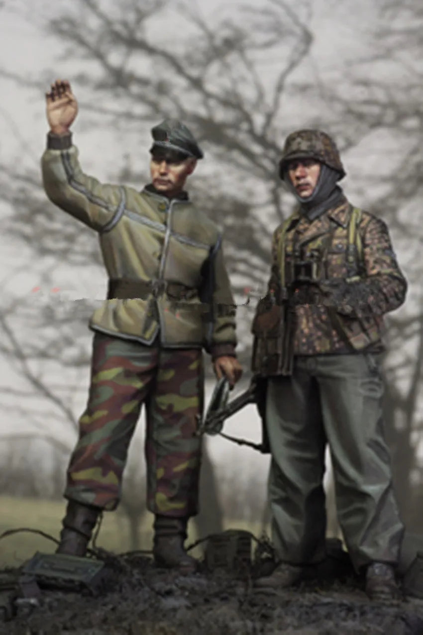 1/35 WWII German Officer with Raised Arm and Alert Infantryman, 2 Figures, Resin Model Figure Kit, Unassembled and Unpainted