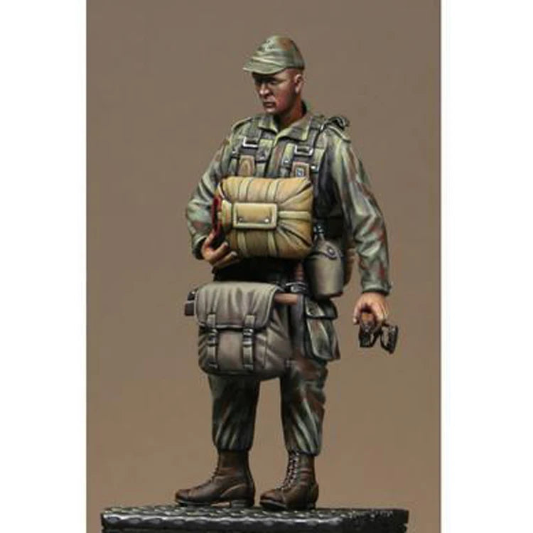 1/24 WWI German Infantry with Pickelhaube, Resin Model Figure Kit, Unassembled and Unpainted