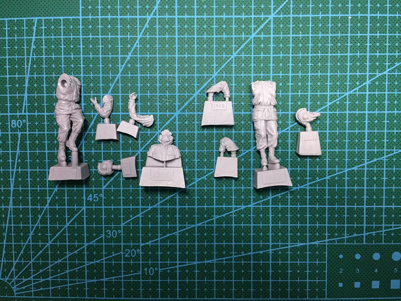 1/35 Modern Russian Tank Crew Combat Positions, 3 Figures, Resin Model Figure Kit, Unassembled and Unpainted