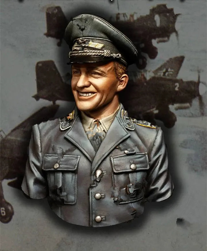 1/9 WWII German Luftwaffe Officer with Decorations, Resin Model Bust Kit, Unassembled and Unpainted