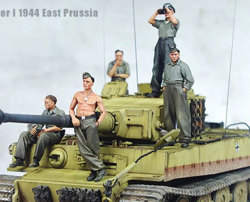 1/35 WWII German Tiger Tank Crew, 9 Figures, Resin Model Figure Kit, Unassembled and Unpainted