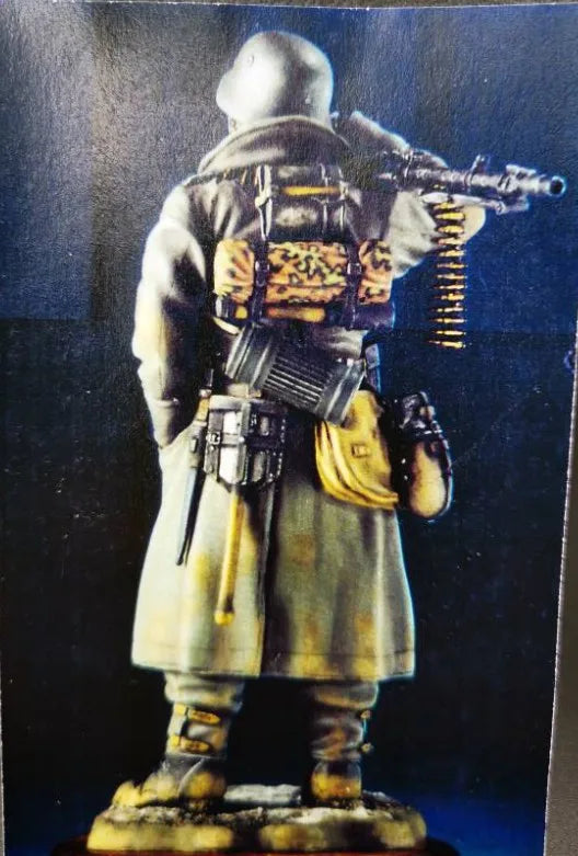 1/16 WWI German Soldier Signaling, Resin Model Figure Kit, Unassembled and Unpainted