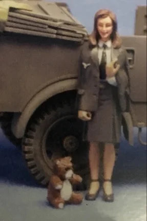 1/35 WWII Female Military Clerks, Resin Model Figure Kit, Unassembled and Unpainted