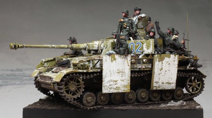 1/35 WWII German Panther Tank, 12 Figures, Resin Model Diorama Kit, Unassembled and Unpainted
