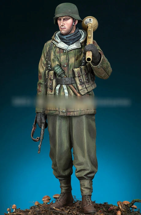 1/16 WWII German Infantry with Entrenching Tool, Resin Model Figure Kit, Unassembled and Unpainted