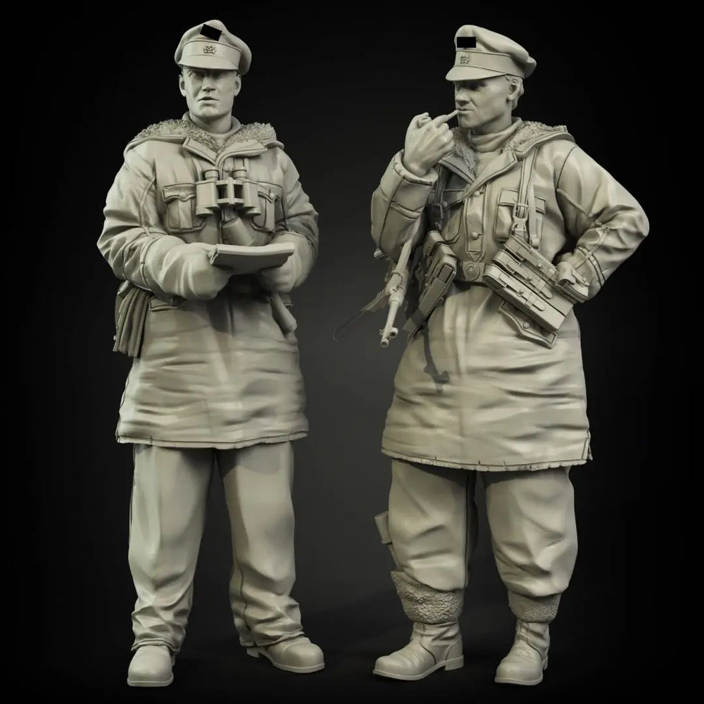 1/35 WWII German Officer with Documents and Rifleman, 2 Figures, Resin Model Figure Kit, Unassembled and Unpainted