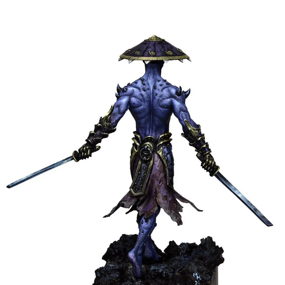 1/24 Demonic Oni Warrior with Dual Swords, Resin Model Figure Kit, Fantasy Theme, Unassembled and Unpainted