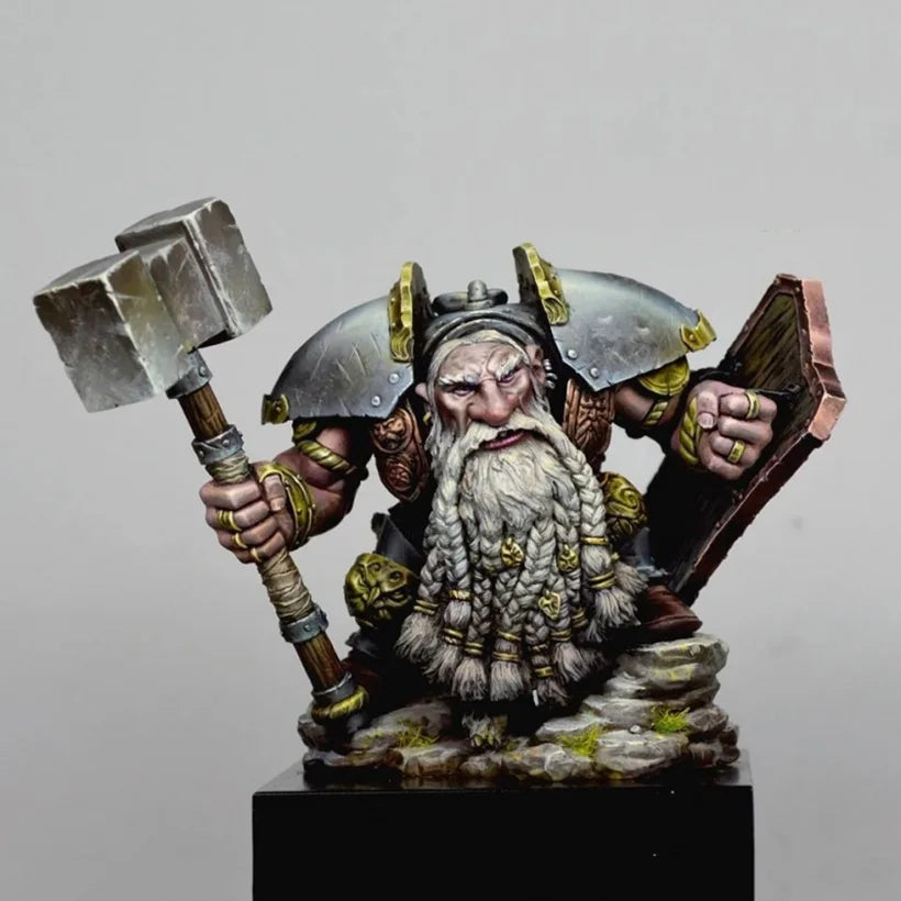 1/32 Dwarf Berserker with Hammer and Axe, Resin Model Figure Kit, Fantasy Theme, Unassembled and Unpainted