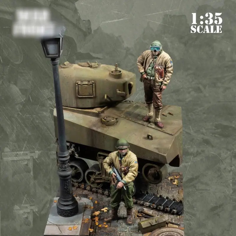 1/35 WWII Soldiers & Truck, 4 Figures, Resin Model Diorama Kit, Unassembled and Unpainted