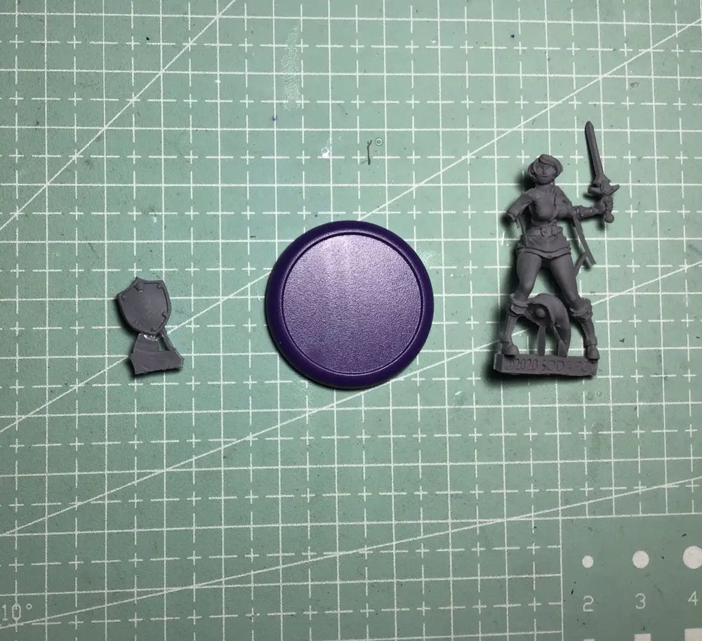 30mm Medieval Hooded Female Warrior with Sword and Shield, Resin Model Figure Kit, Unassembled and Unpainted