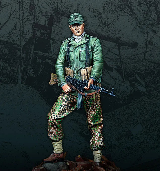 1/16 Modern German Infantryman in Flecktarn with Rifle, Resin Model Figure Kit, Unassembled and Unpainted