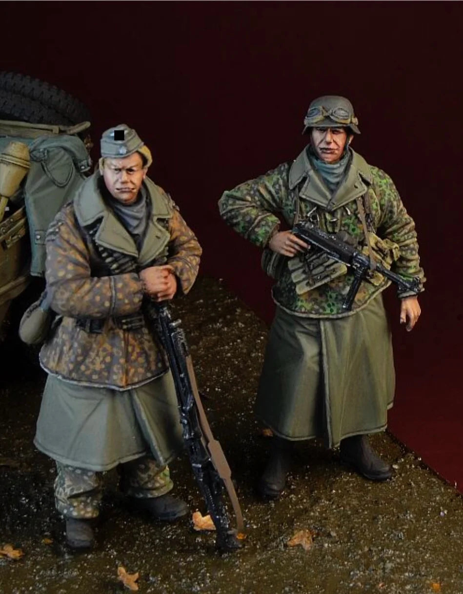 1/35 WWII German Soldiers & Kübelwagen, 6 Figures, Resin Model Figure Kit, Unassembled and Unpainted