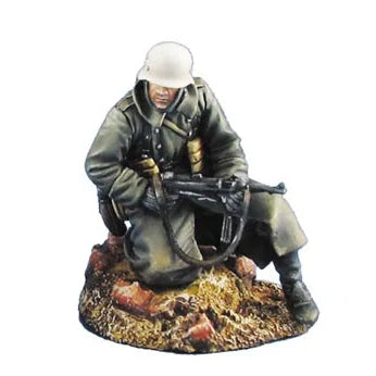 1/35 WWII German Infantry Rifleman with Stahlhelm, Resin Model Figure Kit, Unassembled and Unpainted