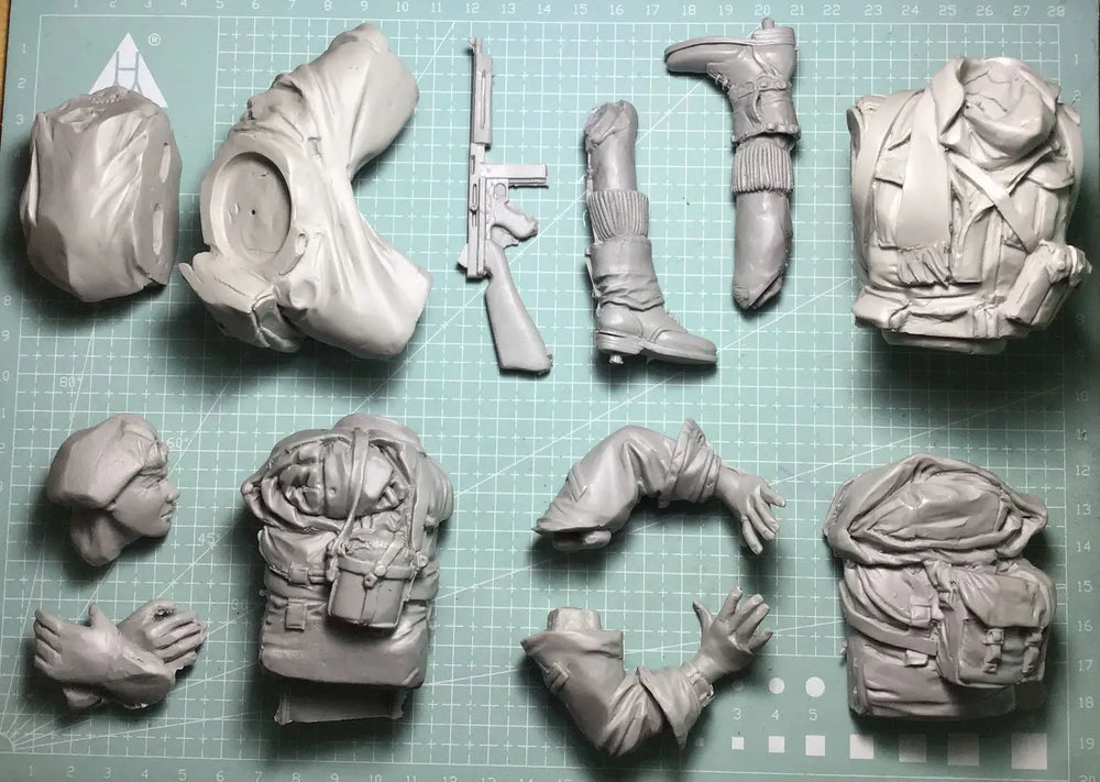 1/9 Vintage Motorcycle Driver, Resin Model Figure Kit, Historical Theme, Unassembled and Unpainted