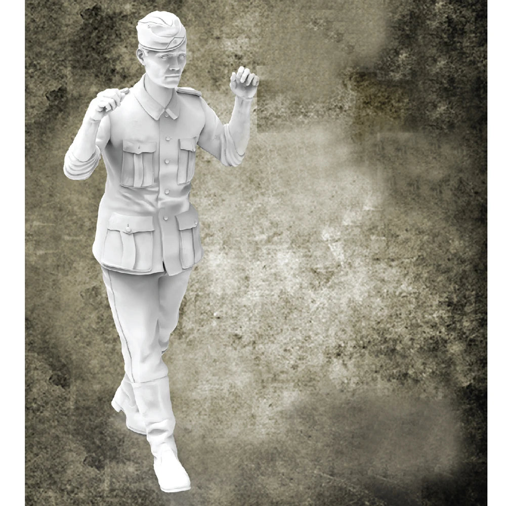 1/35 WWII German Infantryman Running, Resin Model Figure Kit, Unassembled and Unpainted