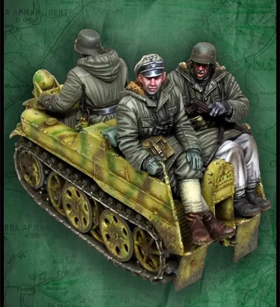 1/35 WWII German Soldiers with APC, 5 Figures, Resin Model Figure Kit, Unassembled and Unpainted