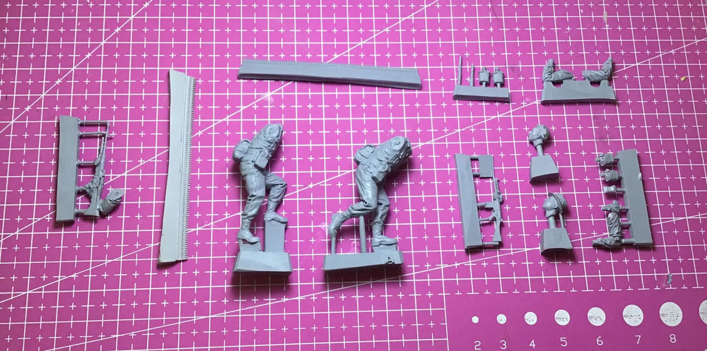1/35 WWII German Infantry Close Combat, 4 Figures, Resin Model Figure Kit, Unassembled and Unpainted