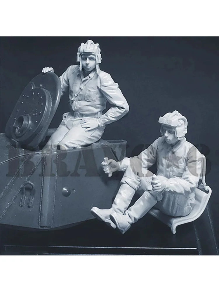 1/35 WWII Soviet T-70 Tank Crew, 2 Figures, Resin Model Figure Kit, Unassembled and Unpainted
