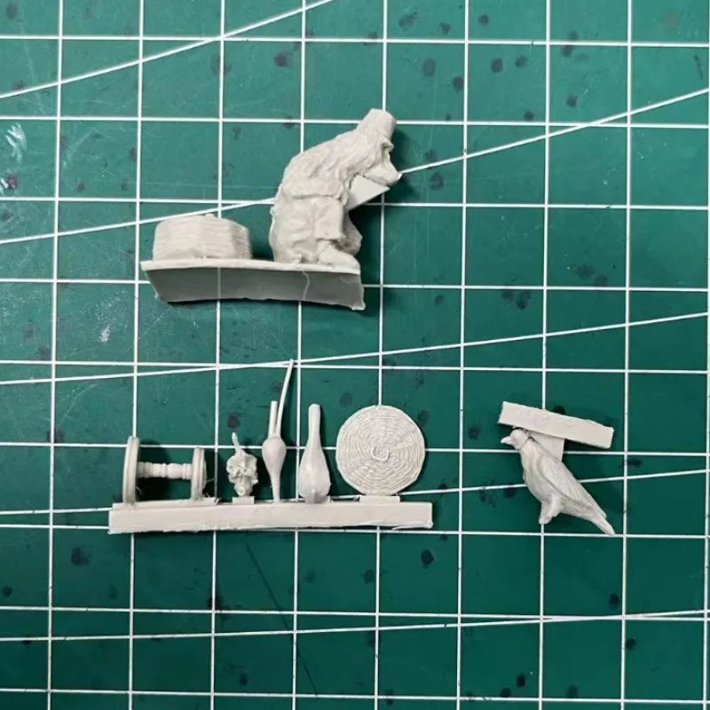 1/35 Monkey Bird & Snake, 5 Figures, Resin Model Creature Kit, Wildlife Theme, Unassembled and Unpainted