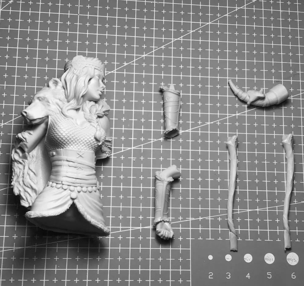 1/10 Barbarian Warrior with Wavy Hair and Circlet, Resin Model Bust Kit, Fantasy Theme, Unassembled and Unpainted