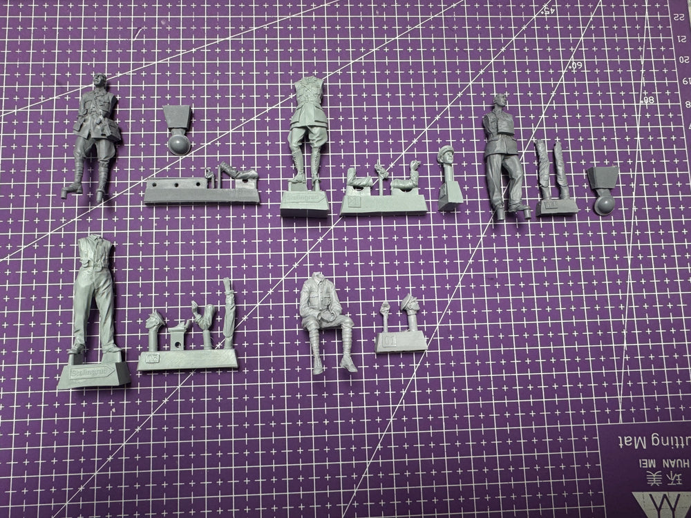 1/35 WWI British Infantry in Steel Helmets, 5 Figures, Resin Model Figure Kit, Unassembled and Unpainted