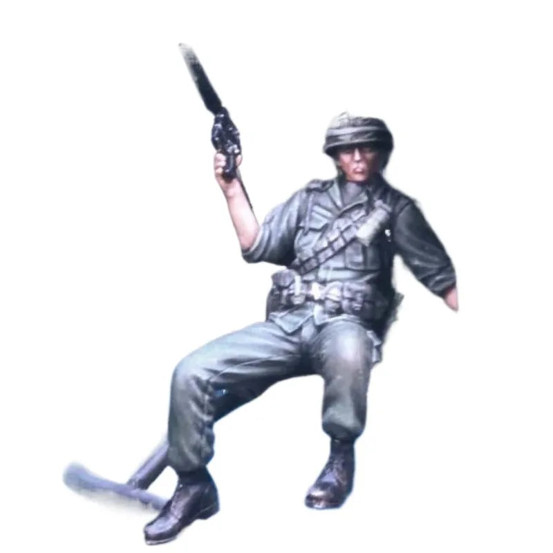 1/35 Vietnam War US Cavalry Soldier Rappelling, Resin Model Figure Kit, Unassembled and Unpainted