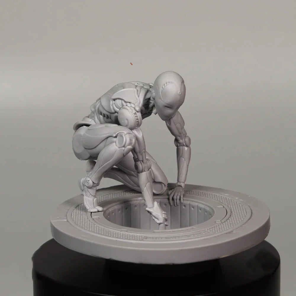 1/24 Crouching Humanoid, Resin Model Figure Kit, Sci-Fi Theme, Unassembled and Unpainted