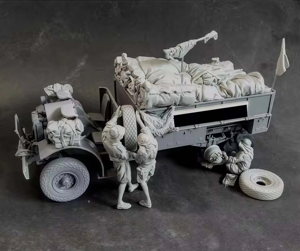 1/35 WWII Cargo Truck, 3 Figures, Resin Model Vehicle Kit, Unassembled and Unpainted