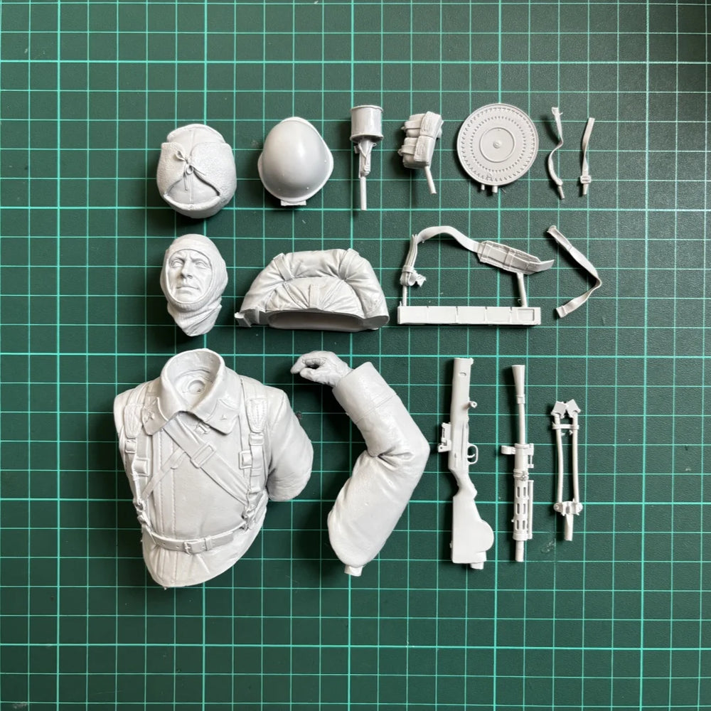 1/10 WWII Soviet Machine Gunner, Resin Model Bust Kit, Unassembled and Unpainted