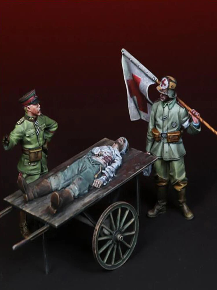 1/35 WWI Medic Soldiers, 2 Figures, Resin Model Figure Kit, Unassembled and Unpainted