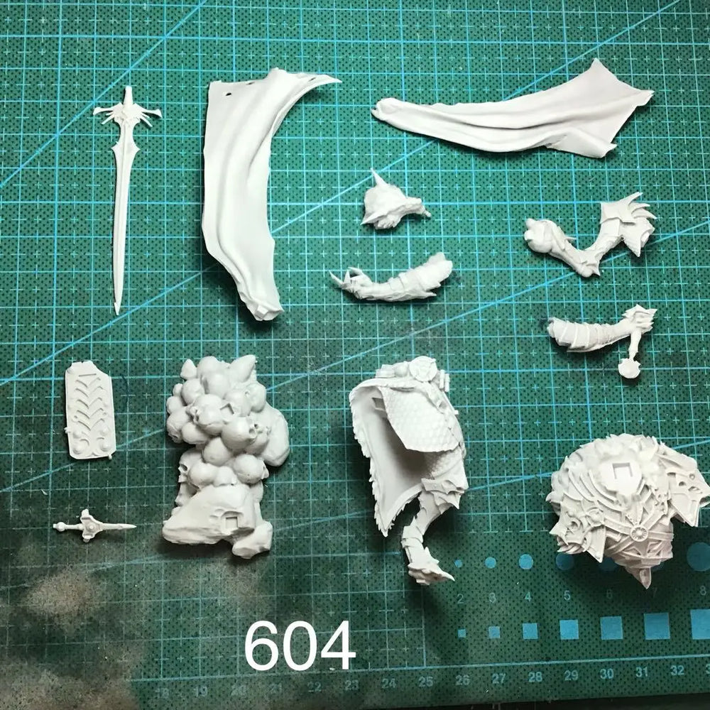 1/24 Dark Fantasy Armored Warrior, Resin Model Figure Kit, Fantasy Theme, Unassembled and Unpainted