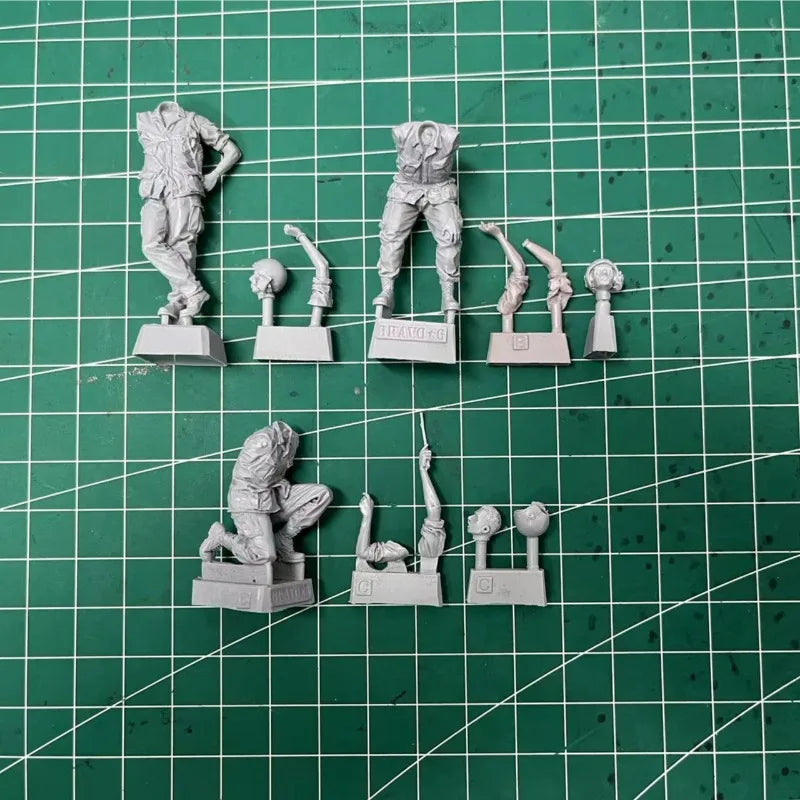 1/35 WWII US Infantry Squad Assaulting, 3 Figures, Resin Model Figure Kit, Unassembled and Unpainted