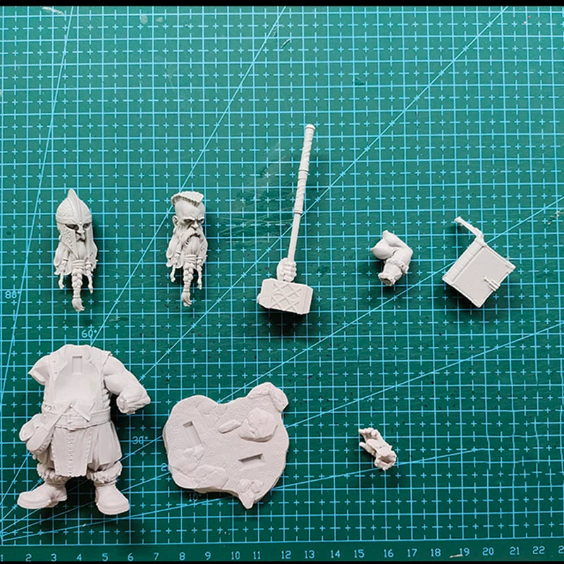 1/24 Medieval Horned Helm Barbarian Wielding Poleaxe, Resin Model Figure Kit, Unassembled and Unpainted