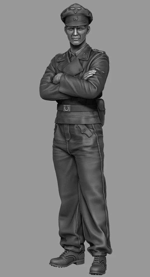 1/35 WWII Soldiers in Uniform, 2 Figures, Resin Model Figure Kit, Unassembled and Unpainted