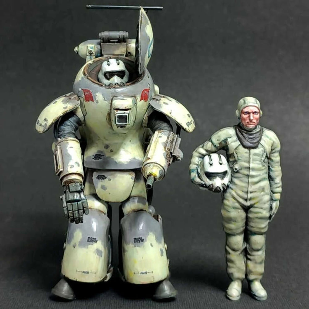 1/35 Fireball Mecha Exoskeleton with Pilot, 2 Figures, Resin Model Figure Kit, Sci-Fi Theme, Unassembled and Unpainted