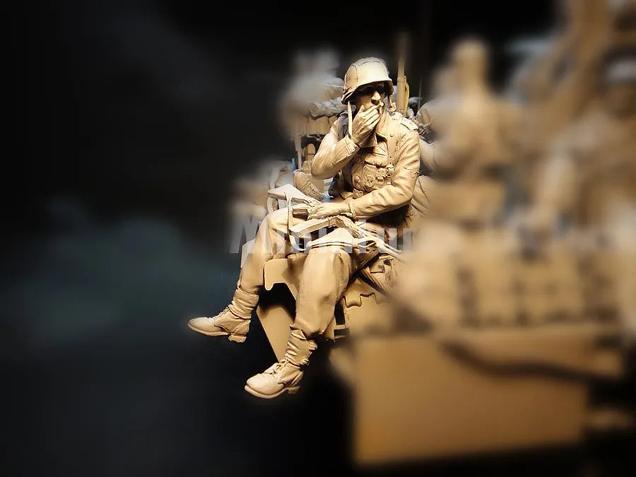 1/16 Modern Soldier Breaching with Tactical Ladder, Resin Model Figure Kit, Unassembled and Unpainted