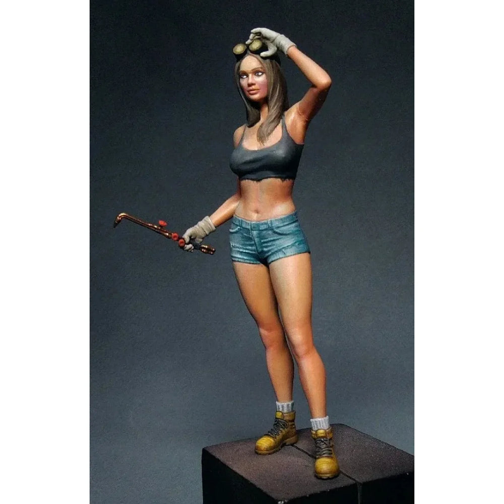 1/35 Modern Gas Welder Girl, Resin Model Figure Kit, Unassembled and Unpainted