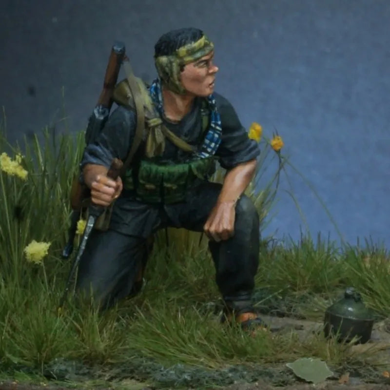1/35 Vietnam War North Vietnamese Army Soldier, Resin Model Figure Kit, Unassembled and Unpainted