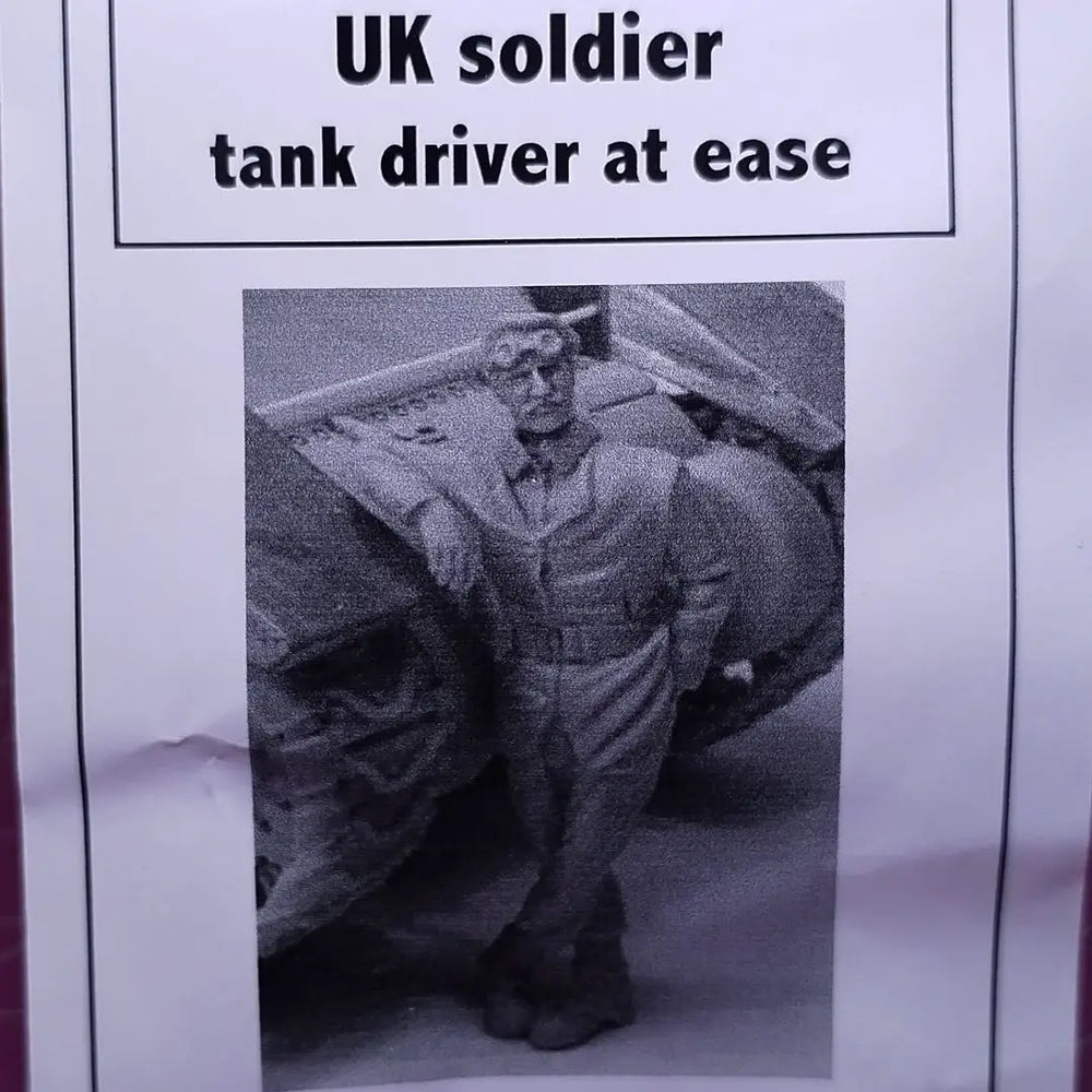 1/35 WWII British Tank Driver, Resin Model Figure Kit, Unassembled and Unpainted