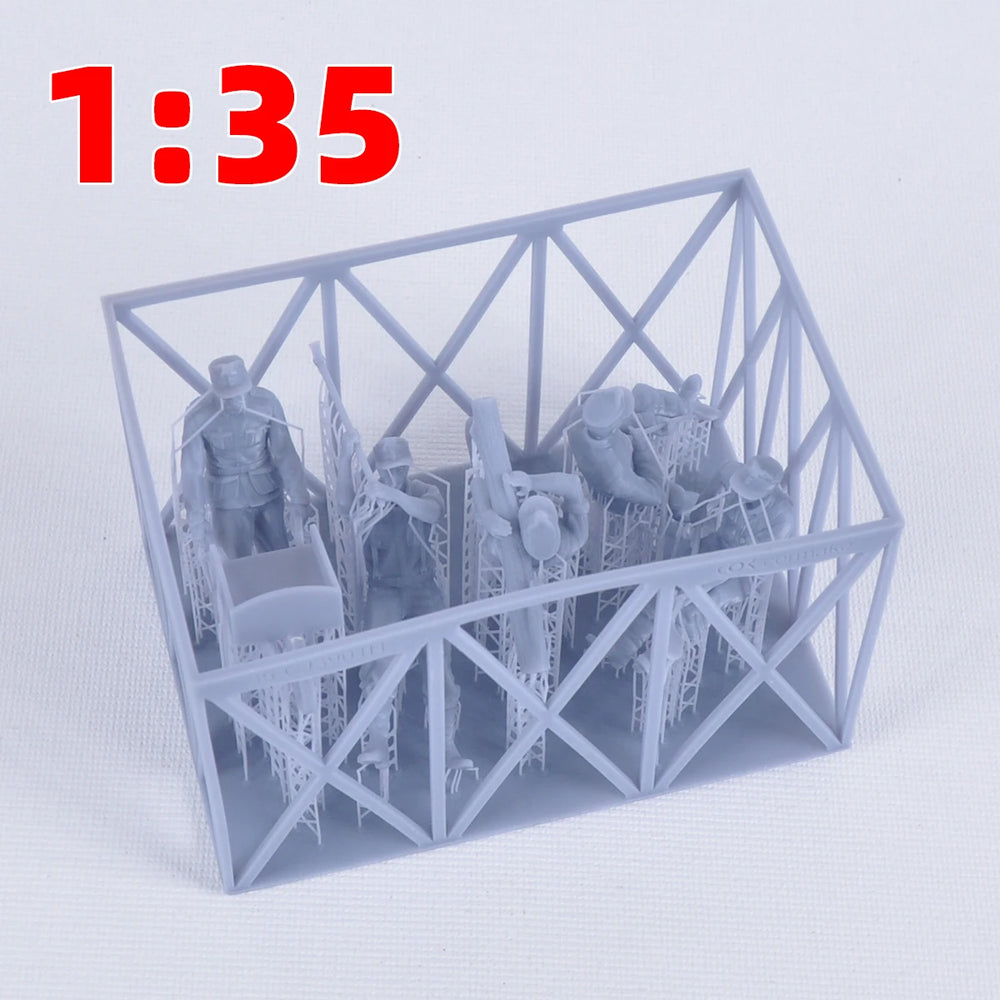 1/35 WWII German Sappers & Engineers, 5 Figures, Resin Model Figure Kit, Unassembled and Unpainted