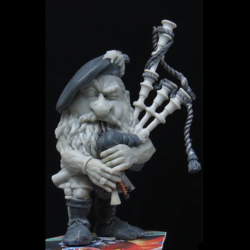 1/32 Medieval Highland Bagpiper, Resin Model Bust Kit, Unassembled and Unpainted